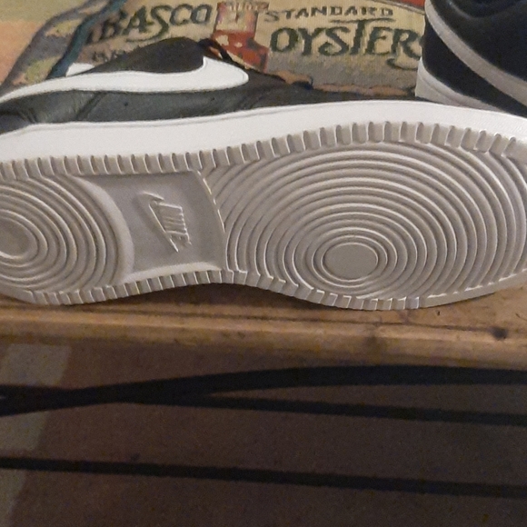 Shoes - Picture 2 of 3